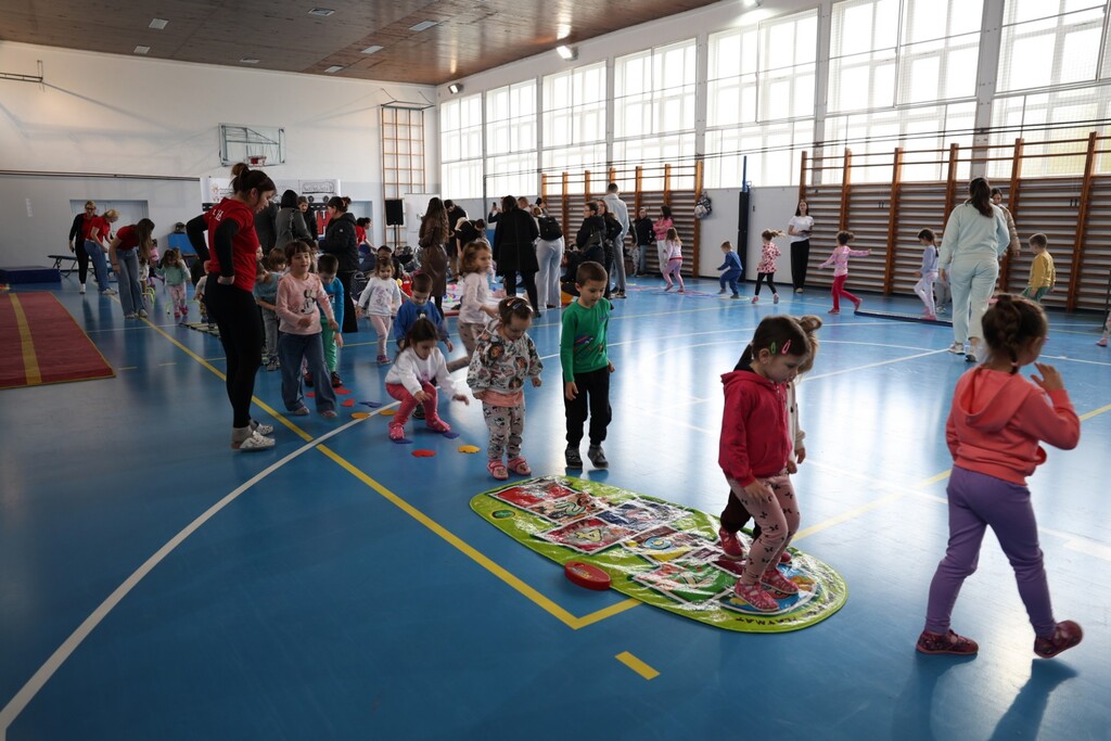 IMG feeb26361698ec1c653f0078161261f8 V