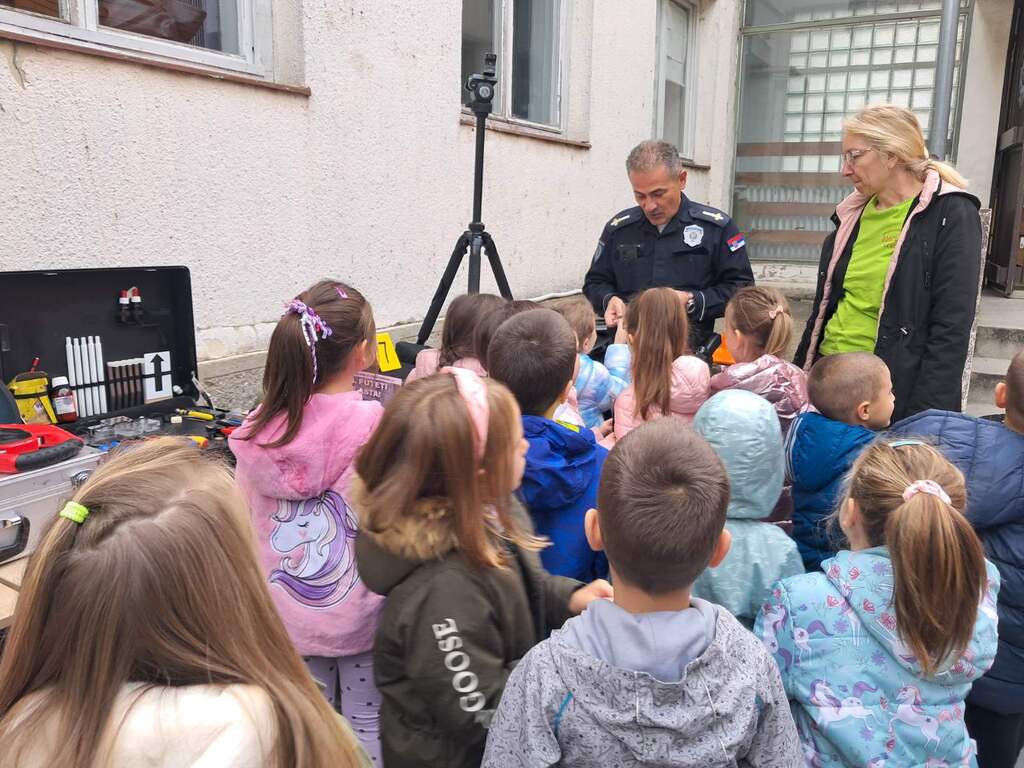 IMG 0347fe30365d2f4f415132778d2404da V