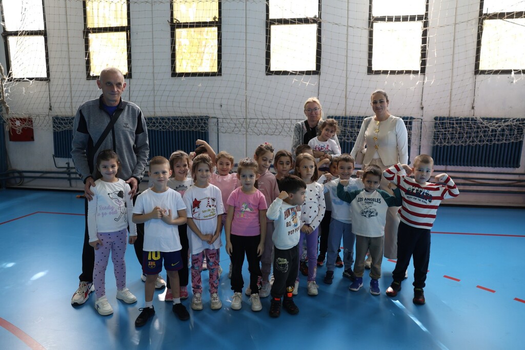 IMG 595472ea0a41a2992c30a83175a78036 V