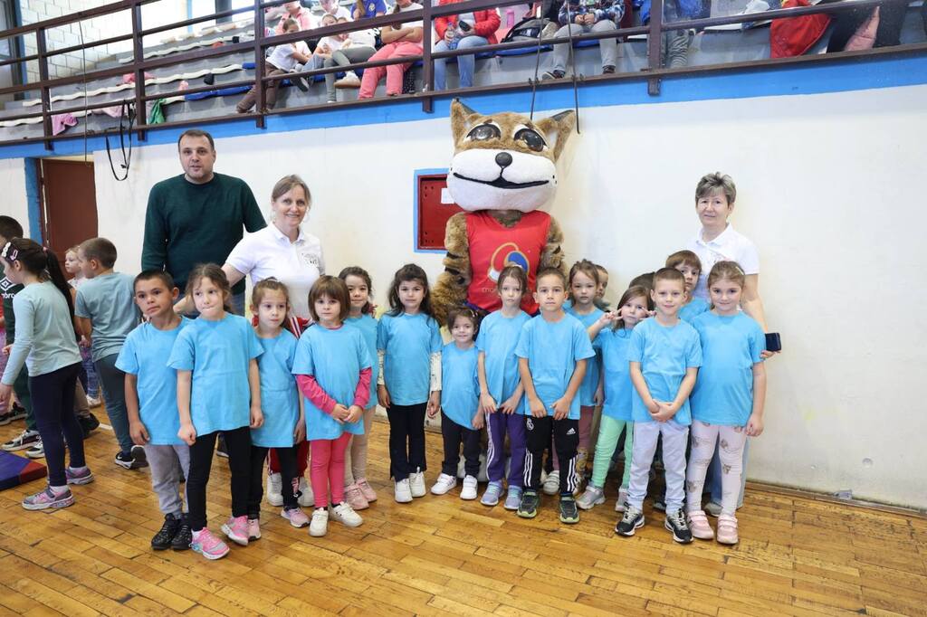 IMG 6e59d6283a32f6ee45870eac943a3878 V